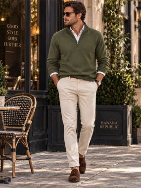 Banana Republic Men’s Olive Green Quarter Zip Sweater
Size: XXL